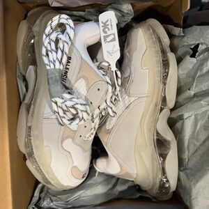 MEN BALENCIAGAS